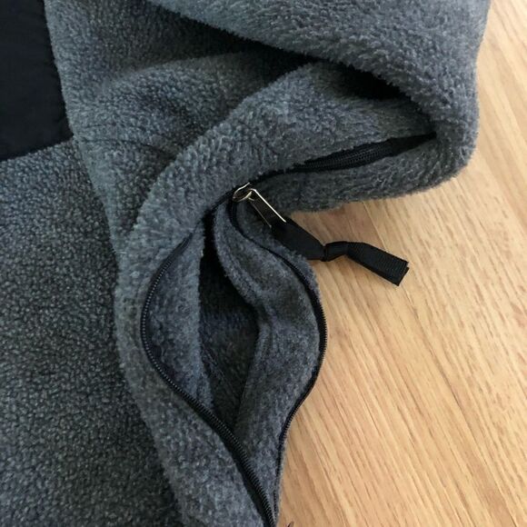 THE NORTH FACE Polartec Breast Cancer  1/4 Zip Gray/Black Fleece Pullover - Picture 8 of 9